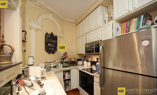 347 Commonwealth Ave in Boston, MA - Building Photo - Building Photo