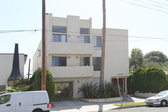 11414 Missouri Ave in Los Angeles, CA - Building Photo - Building Photo