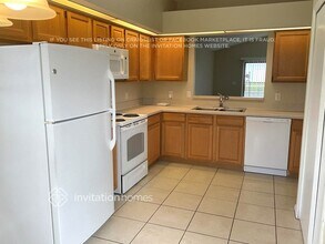 611 Moss Park Ct in Kissimmee, FL - Foto de edificio - Building Photo