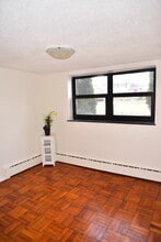 62 S Forster Park Dr in Oakville, ON - Building Photo - Building Photo