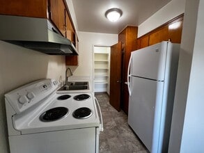 908 Nevada St in Kingsburg, CA - Building Photo - Building Photo