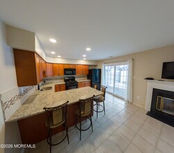 291 Stratford Pl in Morganville, NJ - Building Photo - Building Photo