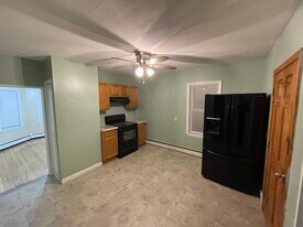 7 Grover St, Unit Unit 1 in North Providence, RI - Building Photo