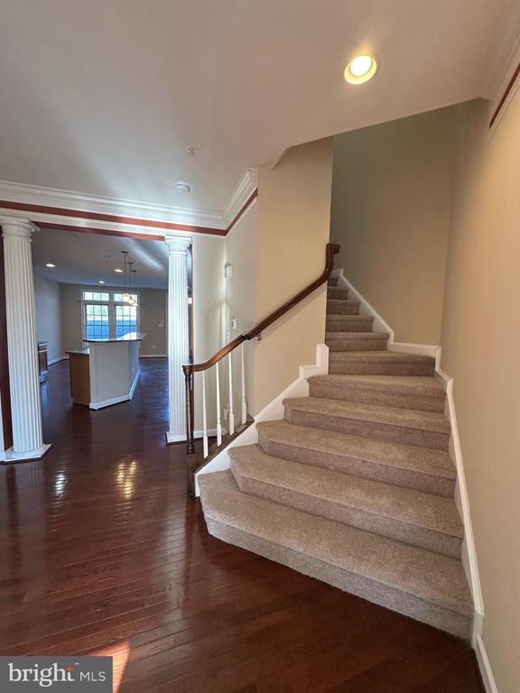 9430 Dunraven St in Frederick, MD - Building Photo - Building Photo