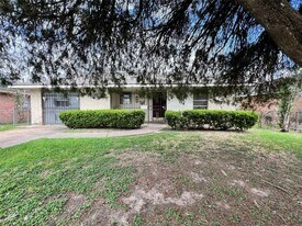10859 Fairland Dr in Houston, TX - Building Photo