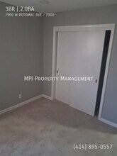 7900 W Potomac Ave in Milwaukee, WI - Building Photo - Building Photo