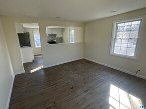 266 Hebron Ave in Glastonbury, CT - Building Photo - Building Photo