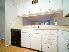 2609 Eastway Dr in Charlotte, NC - Building Photo - Building Photo