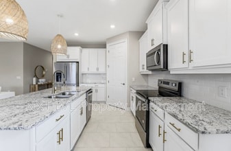 440 Coral Reef Pl in Cape Coral, FL - Building Photo - Building Photo