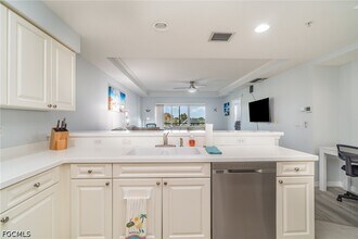 1781 Four Mile Cove Pkwy in Cape Coral, FL - Foto de edificio - Building Photo