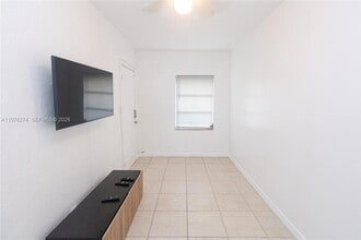 1840 Fillmore St, Unit 8 in Hollywood, FL - Building Photo - Building Photo