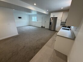 5729 S 2400 W, Unit 1 in Roy, UT - Building Photo