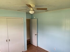 102 Perry St in Clarksville, AR - Building Photo - Building Photo
