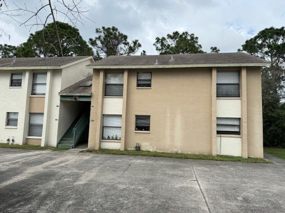 341 Mercury Ave SE in Palm Bay, FL - Building Photo