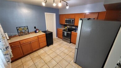 124 NW 6th Ave in Hallandale Beach, FL - Building Photo - Building Photo