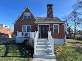 9012 Eden Ave in Affton, MO - Building Photo