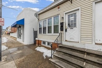 206 N Broadway in Gloucester City, NJ - Building Photo - Building Photo