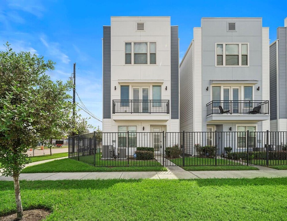 2603 Hutchins St in Houston, TX - Foto de edificio