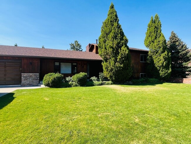 property at 534 Tabriz Dr