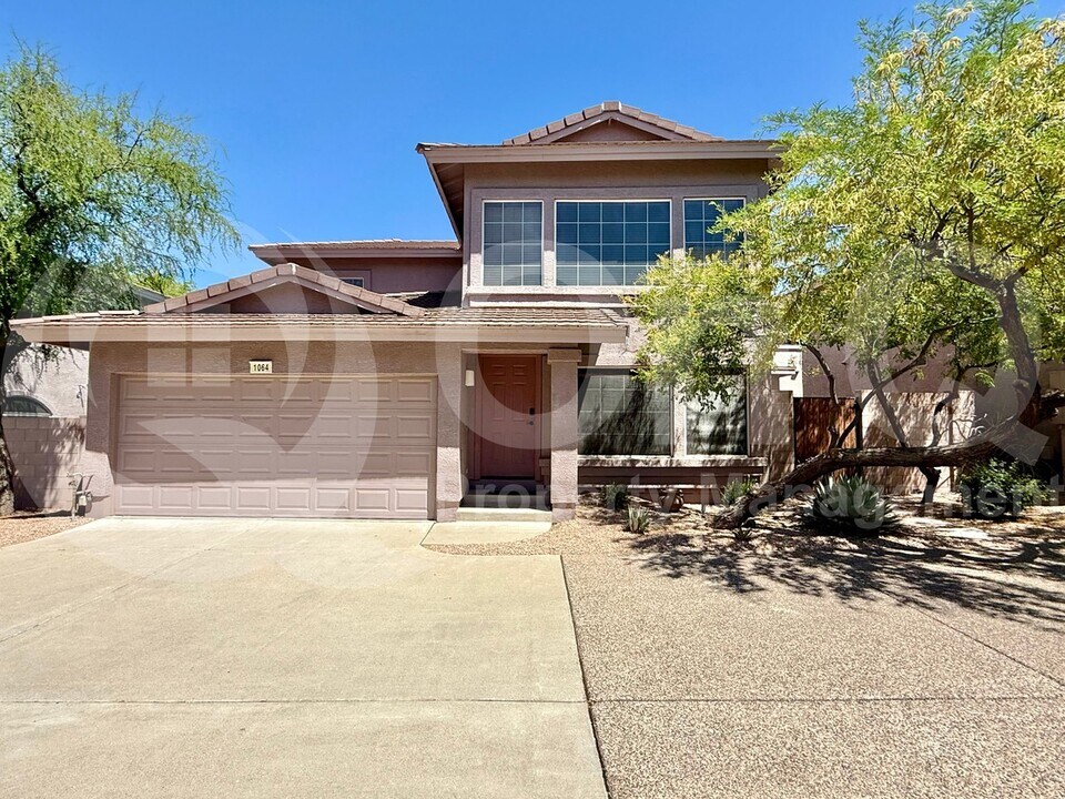 7650 E Williams Dr in Scottsdale, AZ - Building Photo