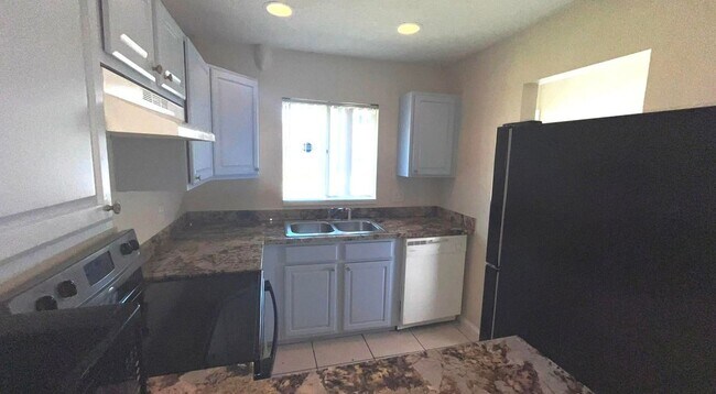 2185 Pretty Ln in West Palm Beach, FL - Building Photo - Building Photo