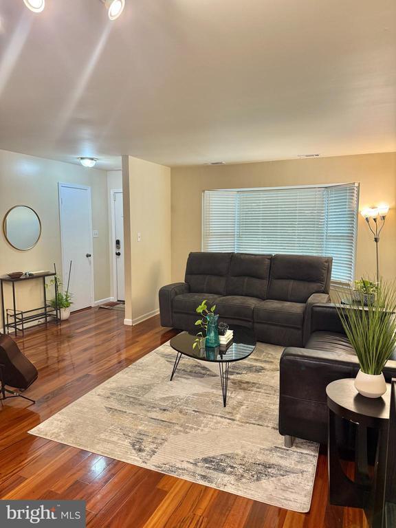 5500 Woodlawn Manor Ct in Alexandria, VA - Building Photo - Building Photo