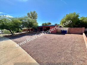 6110 E Seneca St in Tucson, AZ - Foto de edificio - Building Photo