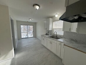 12327 S Parnell Ave in Chicago, IL - Building Photo - Building Photo