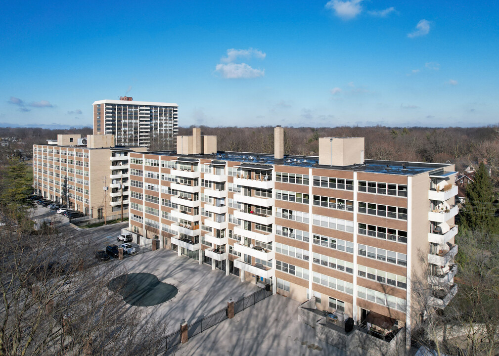 Meridian Tower East in Indianapolis, IN - Building Photo