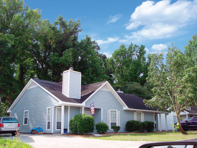 Twinwood in Wilmington, NC - Building Photo - Building Photo