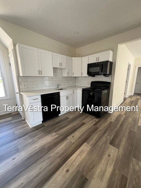 148 S 2nd St-Unit -Unit A in Millville, NJ - Building Photo