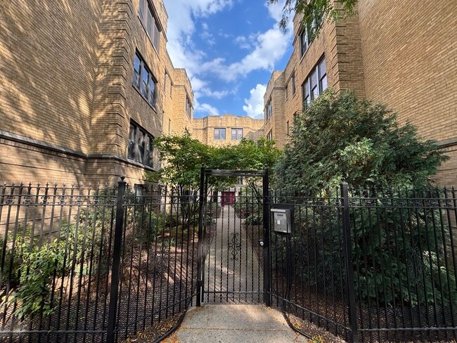 property at 4411 N Sacramento Ave
