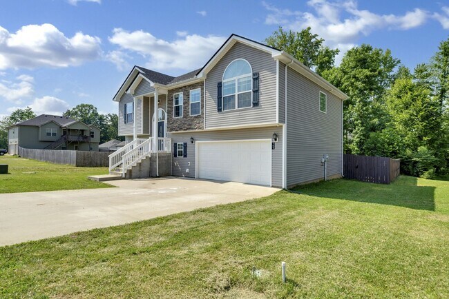 705 Tidwell Dr in Clarksville, TN - Building Photo - Building Photo