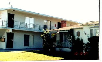 3032 Indiana Ave in South Gate, CA - Building Photo