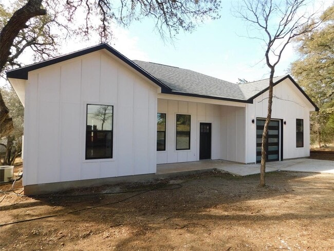 207 Laurel Ln in Spicewood, TX - Building Photo - Building Photo