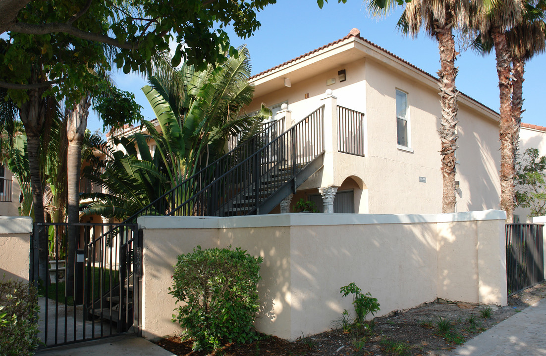 Ballet Villages Apartments in West Palm Beach, FL - Building Photo