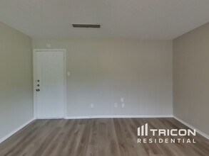 1724 Crystal Way in Plano, TX - Foto de edificio - Building Photo