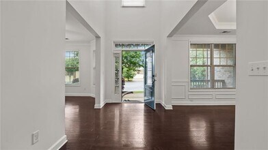 2040 Bloomfield Ct in Cumming, GA - Foto de edificio - Building Photo
