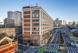 Glass Factory Condominiums in Cambridge, MA - Building Photo - Building Photo