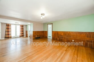 2123 Robin Dr in Colorado Springs, CO - Building Photo - Building Photo