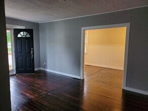 2317 Coit Ave NE in Grand Rapids, MI - Building Photo - Building Photo