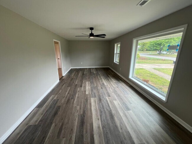 2211 Penhall Dr NE in Huntsville, AL - Building Photo - Building Photo