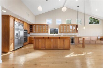 75 Chadbourne Way in Oakland, CA - Building Photo - Building Photo