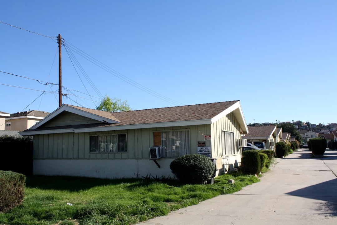 714 E Newmark Ave in Monterey Park, CA - Foto de edificio