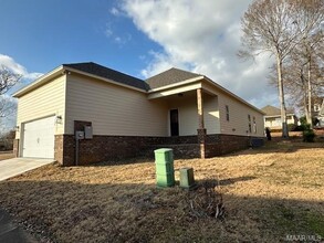 1235 Sadie Cir, Unit 15J in Prattville, AL - Foto de edificio - Building Photo