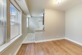 3216 W Berteau Ave in Chicago, IL - Building Photo - Building Photo