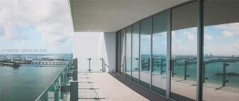 700 NE 26th Terrace in Miami, FL - Building Photo