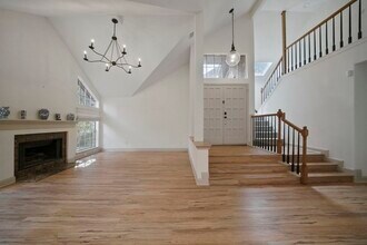 31 Silver Canyon Pl in Spring, TX - Foto de edificio - Building Photo