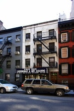 211 W 16th St in New York, NY - Building Photo - Building Photo