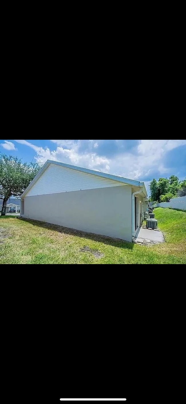 756 S Grand Hwy in Clermont, FL - Building Photo - Building Photo